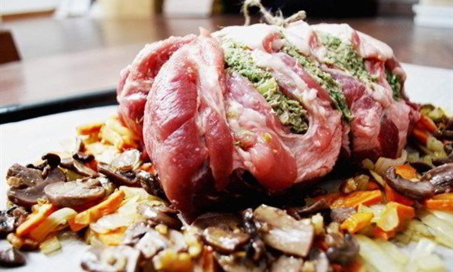 Рецепт рулет из свинины с овощами