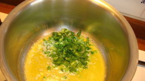 рулет из цыпленка и кураги в винном соусе