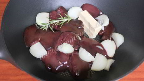 рулет печеночный с маслом
