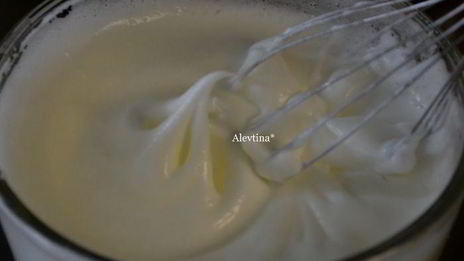 рулет с пеканом и шоколадной начинкой