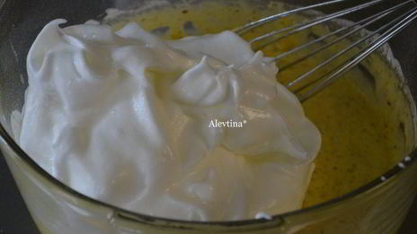 рулет с пеканом и шоколадной начинкой