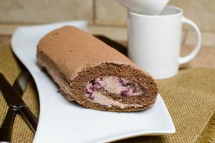 Рулет с вишней