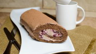 Рулет с вишней