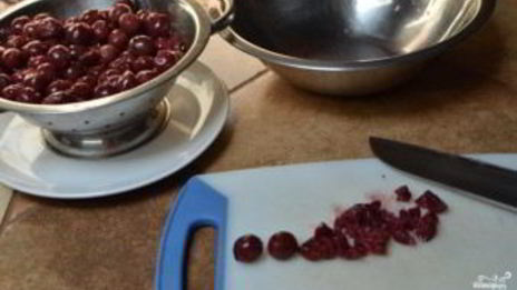 рулет с вишней