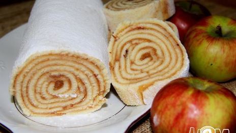 рулет с яблоками bolo de rolo