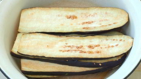 рулетики из баклажанов с плавленым сыром и болгарским перцем