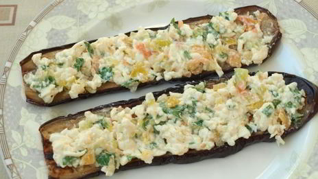 рулетики из баклажанов с плавленым сыром и болгарским перцем