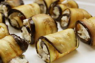 Рулетики из баклажанов с творогом