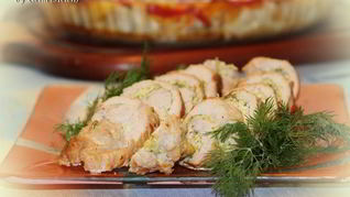 Рулетики из индейки с творожно-чесночной начинкой