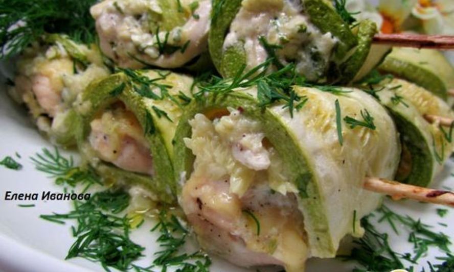 Рецепт рулетики из кабачков с курино-творожной начинкой