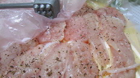 рулетики из кабачков с курино-творожной начинкой