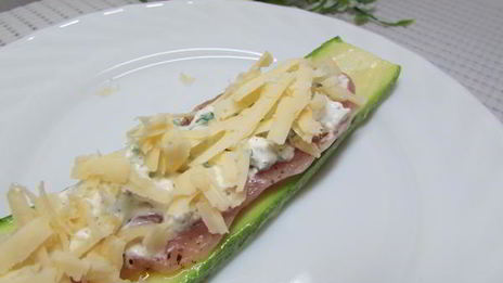 рулетики из кабачков с курино-творожной начинкой