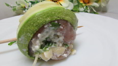 рулетики из кабачков с курино-творожной начинкой