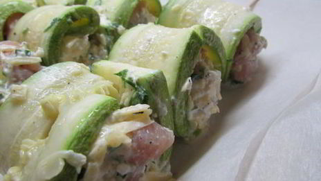 рулетики из кабачков с курино-творожной начинкой