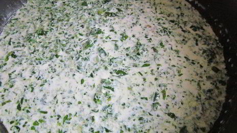 рулетики из кабачков с рыбой и соусом