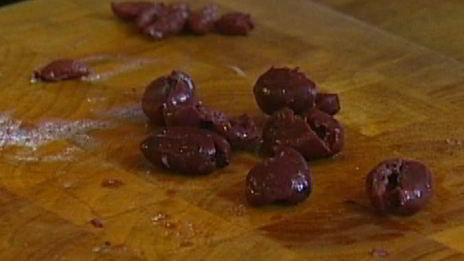 рулетики из камбалы с запеченным шалотом