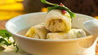 Рулетики из капусты с мясом свинины