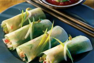 Рулетики из порея с крабовым мясом
