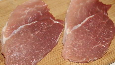 рулетики из свинины с тушеной капустой