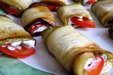 Рулеты из баклажанов с помидорами