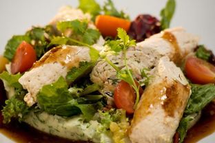 Рулеты из свинины с укропным пюре