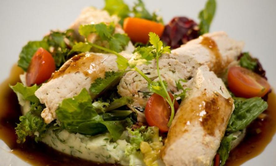 Рецепт рулеты из свинины с укропным пюре