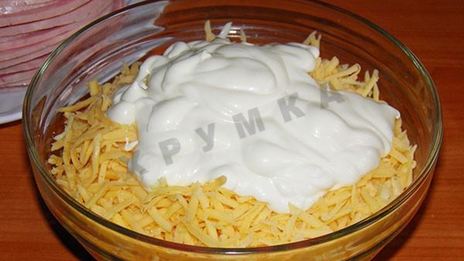 рулеты из ветчины с сыром и чесноком