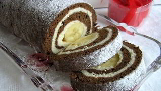 Шоколадный рулет с бананом