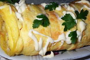 Сырно-яичный рулет с мясным фаршем