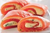 Закусочные рулеты из семги с сырной начинкой