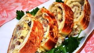 Закусочные рулеты из слоеного теста