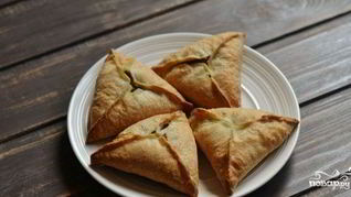 Самса из слоеного дрожжевого теста