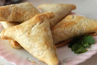 Самса с сыром из слоеного теста