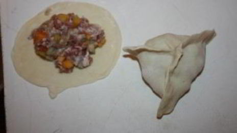 самса с тыквой из слоеного теста