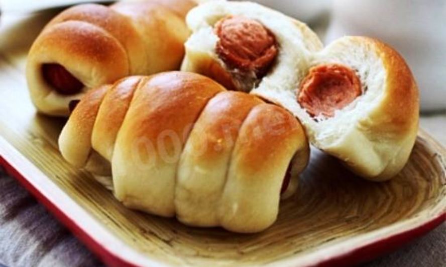 Рецепт сосиски запеченные в дрожжевом тесте