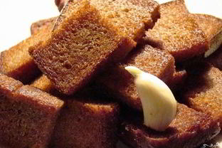 Сухарики с чесноком