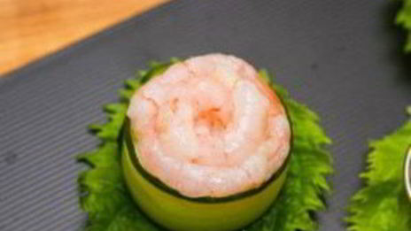 суши с огурцом