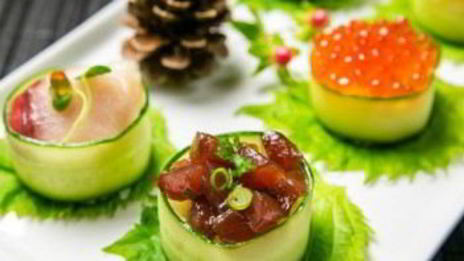 суши с огурцом