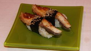Суши с угрем