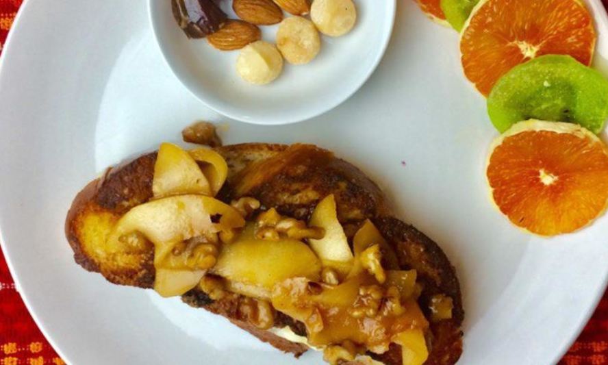 Рецепт французские жареные сэндвичи с сыром филадельфия и зелеными яблоками