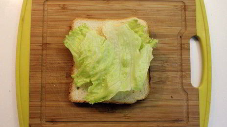 клаб-сэндвич с беконом, яйцом и сыром