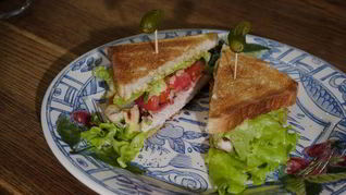 Классический клаб-сэндвич с домашним майонезом