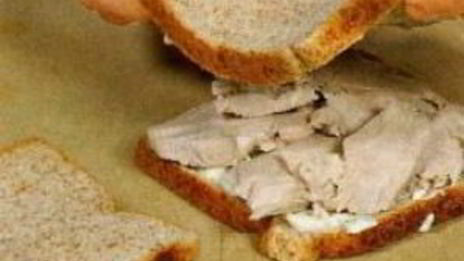 куриный сэндвич с кресс-салатом