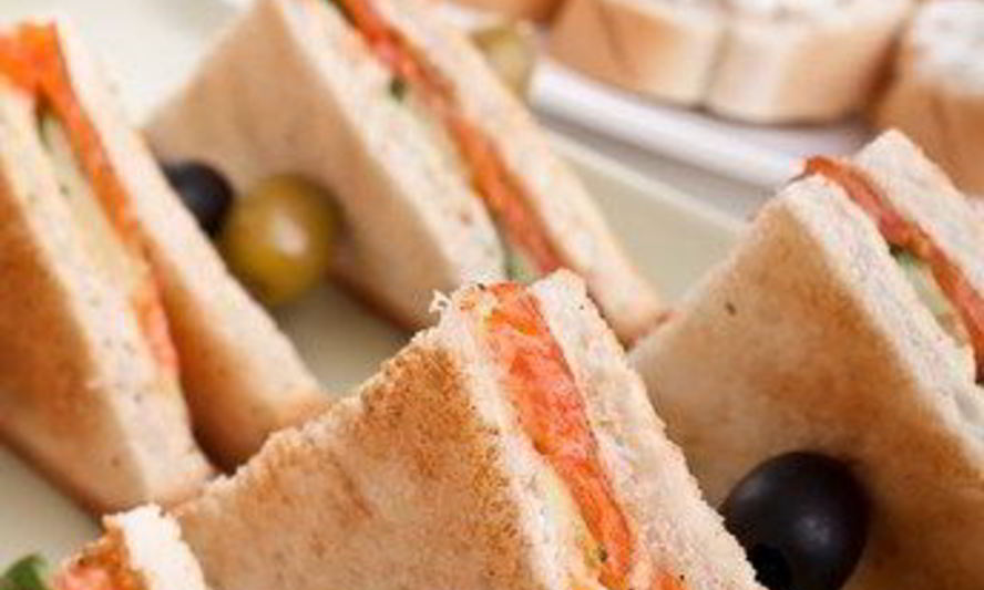 Рецепт легкие сэндвичи с авокадо и копченым лососем