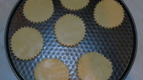 мини-сэндвичи с малиновым конфитюром