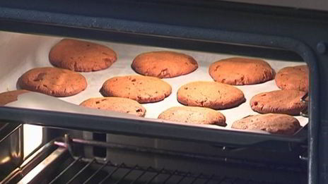 шоколадные сэндвичи с фисташковым мороженым