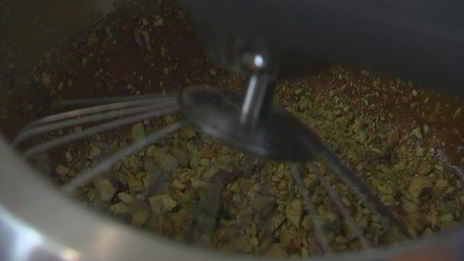 шоколадные сэндвичи с фисташковым мороженым