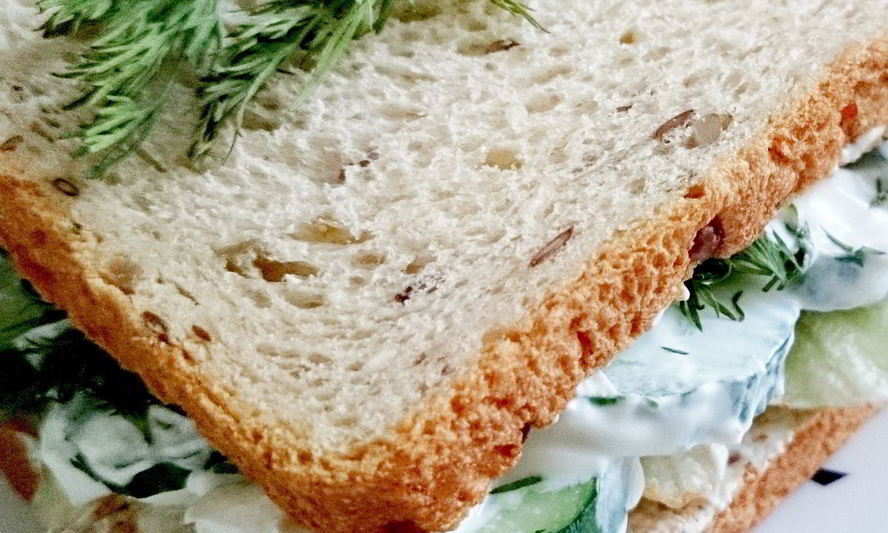 Рецепт свежий сэндвич с зеленью и огурцом