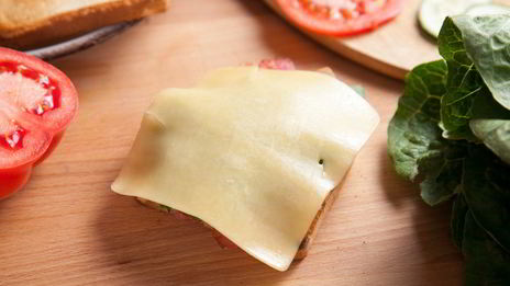 сэндвич с беконом и сыром