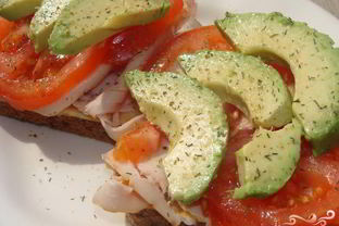 Сэндвич с индейкой и авокадо